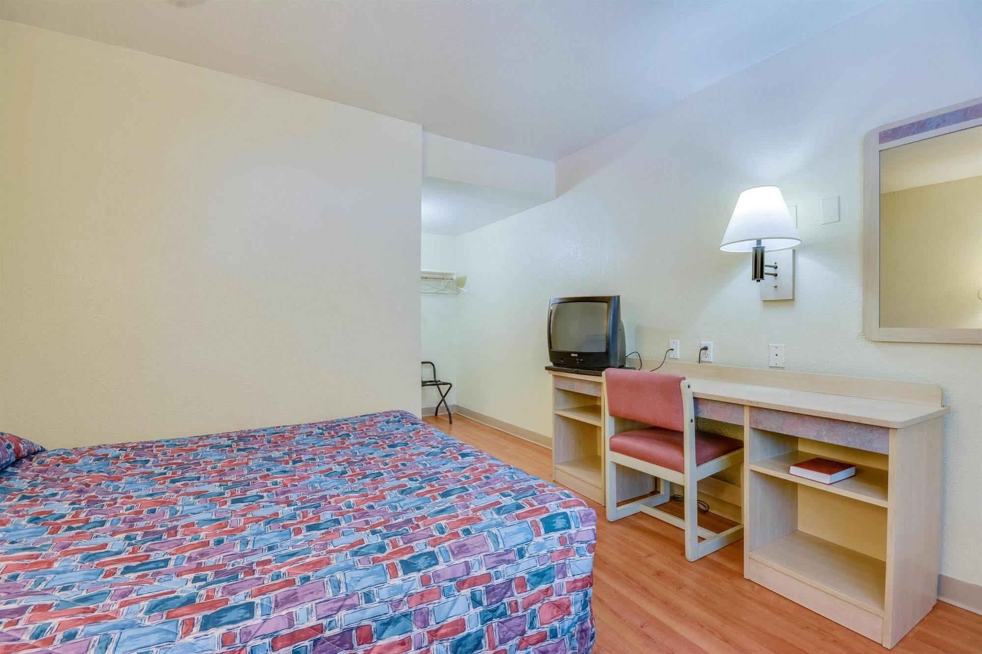 Motel 6-Tuscaloosa, Al Екстериор снимка