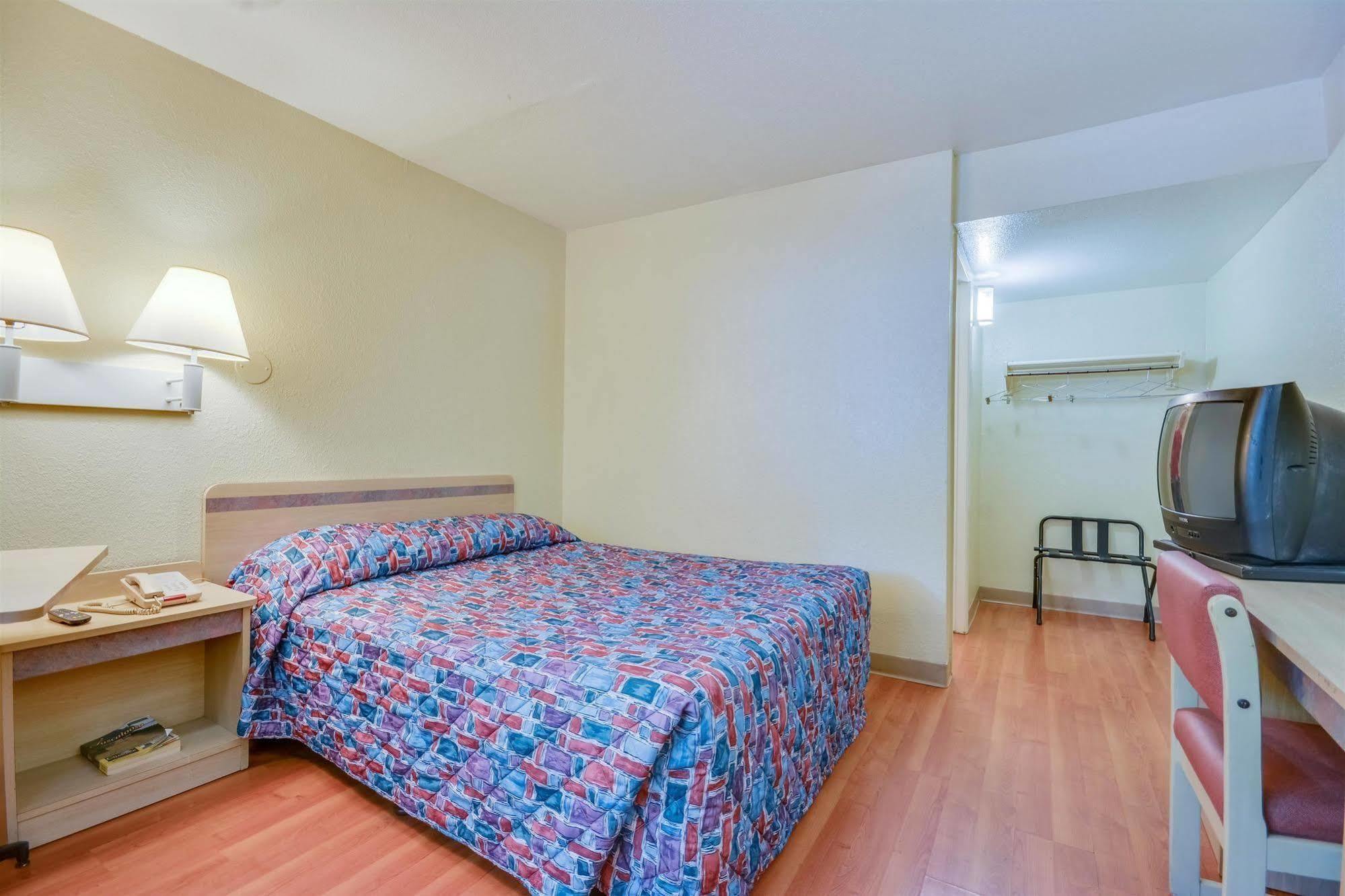 Motel 6-Tuscaloosa, Al Екстериор снимка